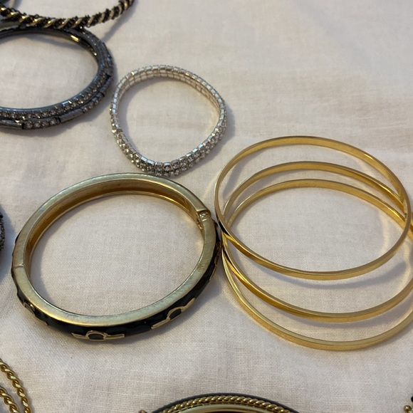 Bracelets - Picture 5 of 9